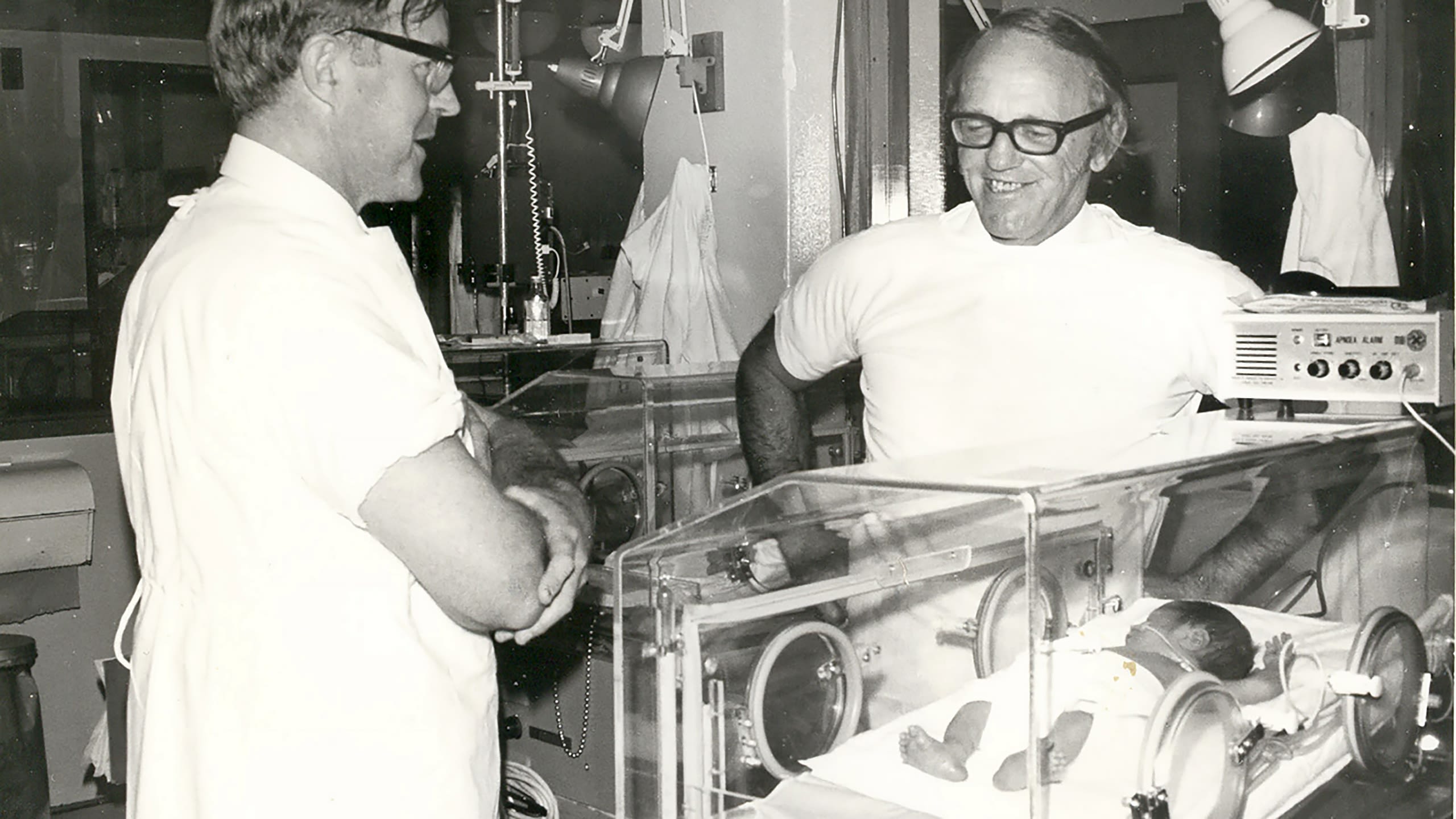 Paediatrician Ross Howie (left) and Graham 'Mont' Liggins.